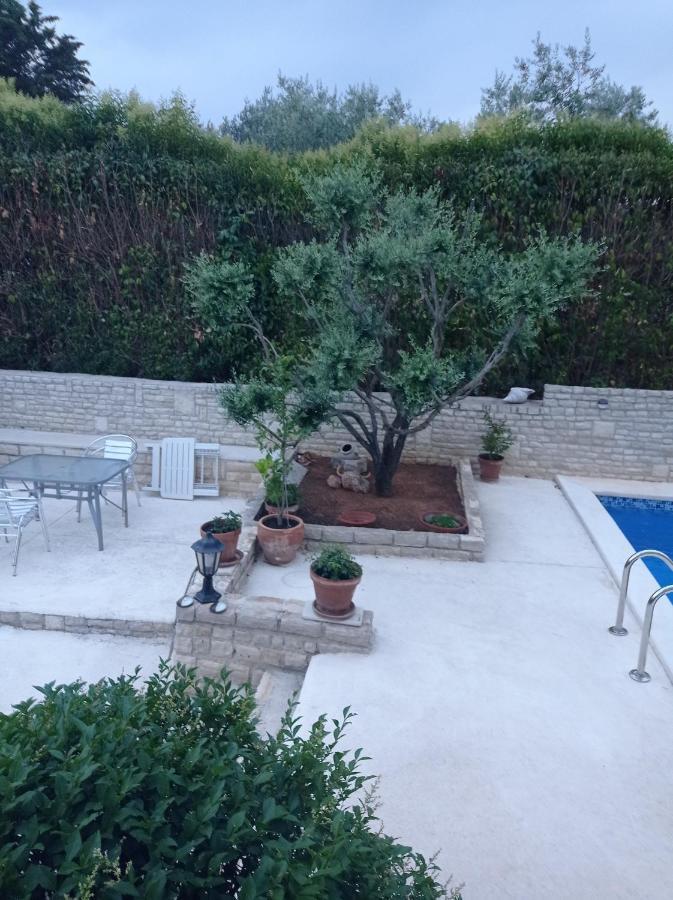 Villa Gregovica &T 2 Pula Bagian luar foto